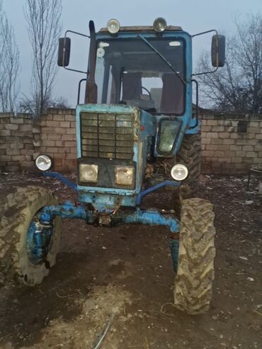 Kommersiya nəqliyyat vasitələri: Traktor motor