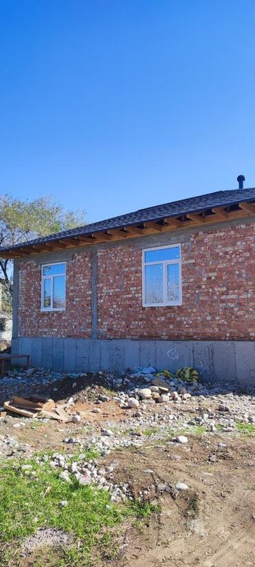 недостроенные дома: Предлагается к продаже недостроенный дом из красного кирпича с белыми