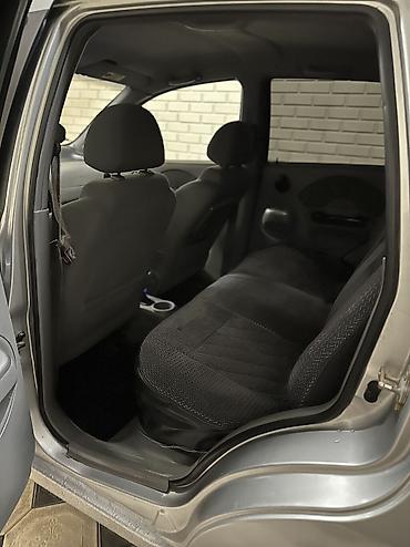 Chevrolet: Chevrolet Aveo: 2004 г., 1.4 л, Механика, Бензин, Хэтчбэк — 7