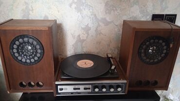 Qrammofon və patefonlar: Qrammofon iynəsi, patefeon iynəsi Qiyməti: 1 ədəd 10 manat 2 ədəd 18 — 5