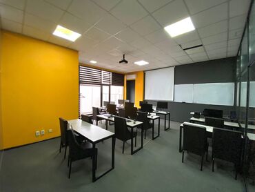 помещения для офиса: Сдаю Офис, 75 м², В жилом комплексе, 1 линия, С оборудованием, С отдельной кухней