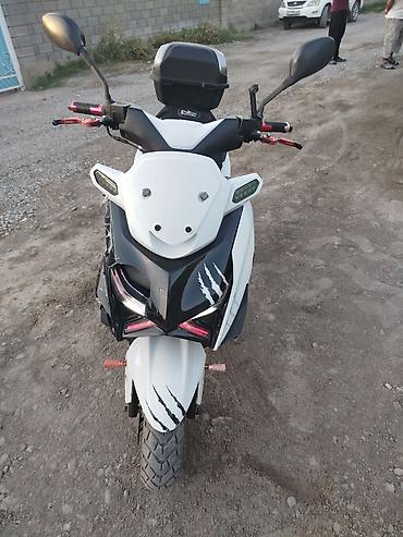 neta gt: Скутер Yamaha (50–150 см³, по классу/размеру) в спортивном стиле — 2