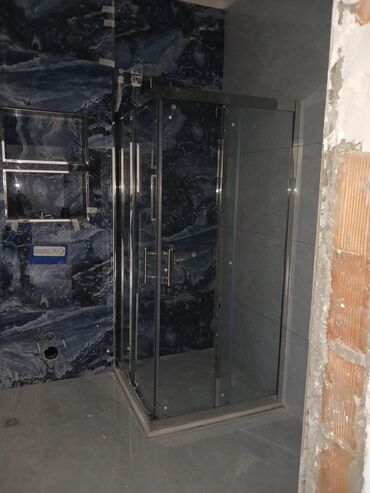 Duş kabinaları, arakəsmələr: Yeni Arakəsmə, Düzbucaqlı, Pulsuz çatdırılma — 29