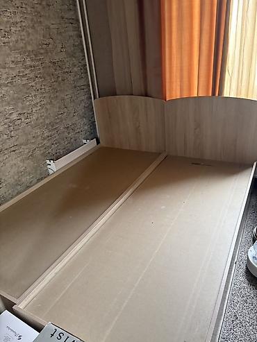bunk bed: Две односпальные кровати с высоким изголовьем - Конструкция — 1