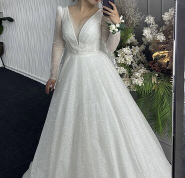 Свадебные платья: Продаю свадебное платье, носила 1раз, размер М(регулируется) длина