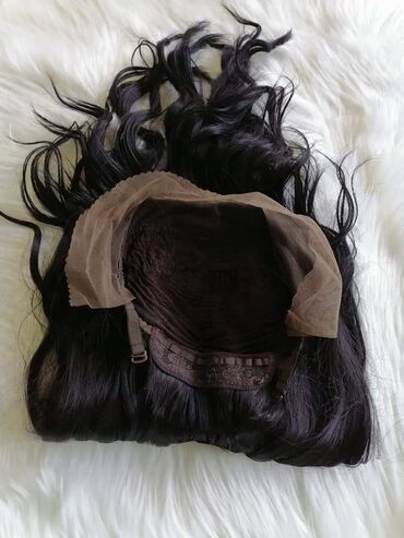 Perike i klipse: Poluprirodne perike
Za cene pitajte nisu sve iste
Od 3500 do 7500 — 9