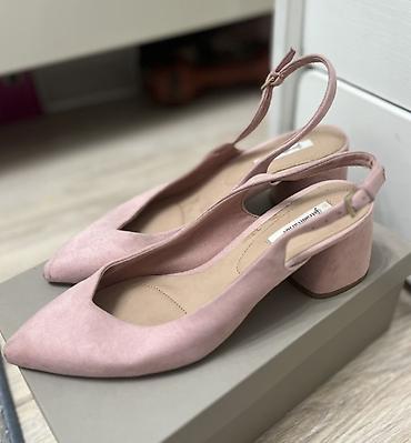 лоферы zara: Туфли, 38, Stradivarius, Б/у, цвет - Розовый — 1