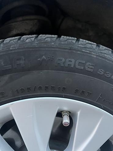 Шиналар жана дисктер: Дөңгөлөктөр монтажда 195 / 65 / R 15, Кыш, Колдонулган, Комплект, Жеңил унаалар, Куйма — 2