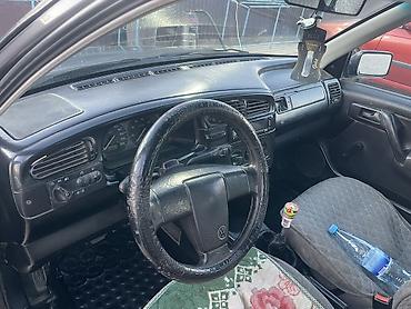 385 55: Volkswagen Vento: 1992 г., 2 л, Механика, Бензин, Седан — 4