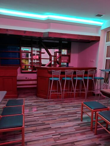 Restorani, kafići: Izdaje se kompletno opremljen ugostiteljski lokal sa šankom i — 2