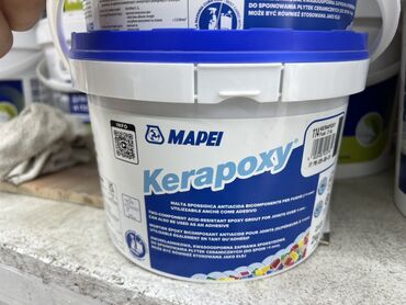 эпоксидное смола: Кислотостойкая двухкомпонентная эпоксидная затирка Mapei Kerapoxy для