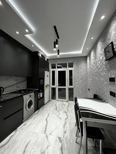Гаражи: 3 комнаты, Новостройка, 4 м²