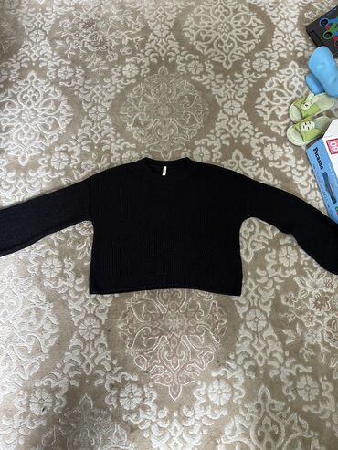 свитера на мальчиков: Женский свитер, Короткая модель