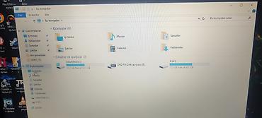 Acer: Acer noutbuk + aksesuarlar Texniki göstəricilər: - Prosessor: Intel — 8