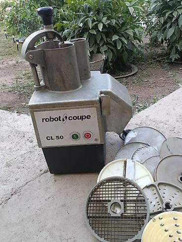Профессиональный овощерез Robot Coupe CL 50 с комплектом дисков at lalafo.kg Профессиональный овощерез Robot Coupe CL 50 с комплектом дисков
