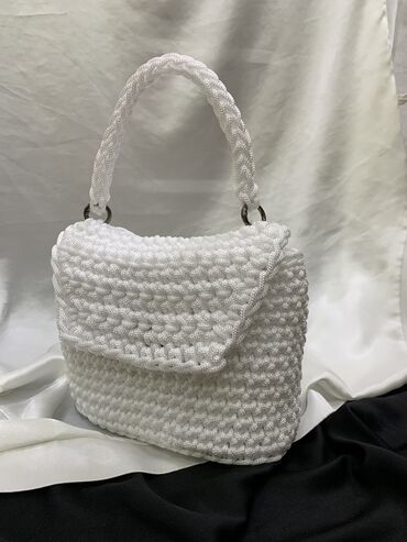 белые сумки: Сумочка ручной работы🌸🤍 800COM🏷️ Размер 18×15 Прекрасное дополнение
