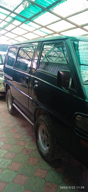 делику: Mitsubishi Delica: 1991 г., 2.5 л, Механика, Дизель, Минивэн