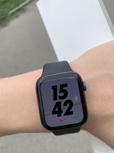 Наручные часы: Срочно продаются б/у Apple Watch Series 5 Space Gray Aluminium Case