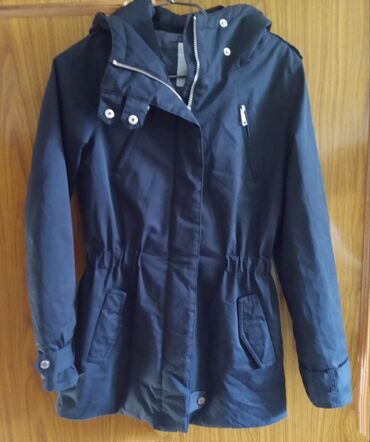 qara cins pencekler: Qadın üçün qapüşonlu kurtka/palto. - Rəng: tünd göy (navy). - Model lalafo.az -da qara cins pencekler: Qadın üçün qapüşonlu kurtka/palto. - Rəng: tünd göy (navy). - Model