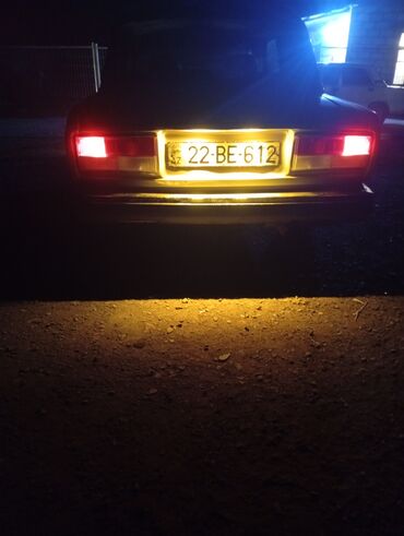 sürətlər qutusu: Avtomobil: Lada (VAZ) 2106/2107 seriyası Rəng: krem/bej Kuzov: sedan