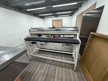 Парогенераторы, гладильное оборудование: Срочно продается Усадочный апарат в идеальном состоянии в комплекте — 3