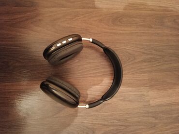 Qulaqcıqlar: İşlənmiş Simsiz (Bluetooth) Qulaqcıqlar, rəng - Boz