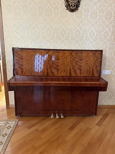 Pianolar: Belarus piano 3 pedal əla vəziyətdə üstünün mebeli və iç mexanikası — 2