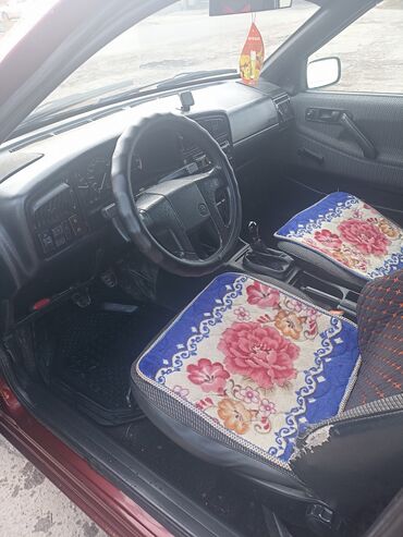 Volkswagen: Volkswagen Passat: 1993 г., 1.8 л, Механика, Газ, Седан — 4