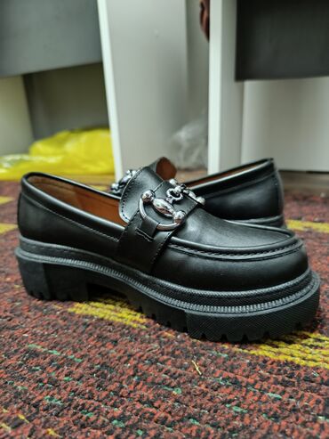 черная обувь: Турецкие 38 размер