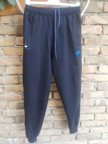 sized trenerke: Nike muska trenerka L vel Pamuk elastin Vel L Struk po 30 tegli do 48