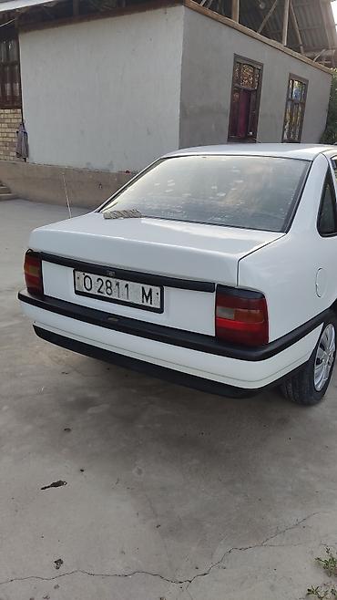 мотор жетта: Opel Vectra: 1993 г., 1.6 л, Кол менен иштөөчү, Бензин, Седан — 2