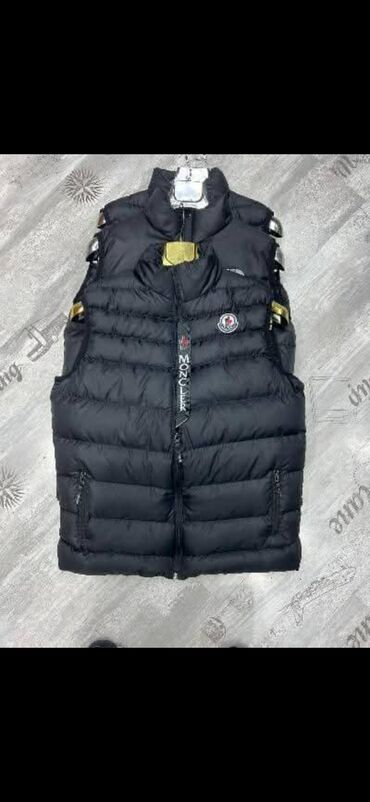 Prsluci: Muski prsluci
S M L XL XXL
Cena 3500 din — 8
