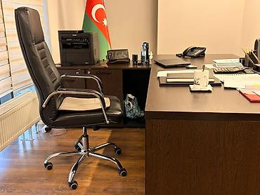 Digər ofis mebeli: Ofis mebeli ideal vəziyyətdədir. 8000 manata yığılıb. Hamısı birlikdə — 6