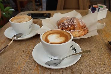 Фотоаппараты: Продаю Canon R10 📸 Состояние отличное,пользовалась сама, очень — 9