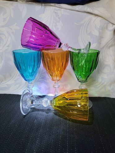 Čaše: Case diamond za vino. Case nove,fabricka boja stakla,sve na njima — 1