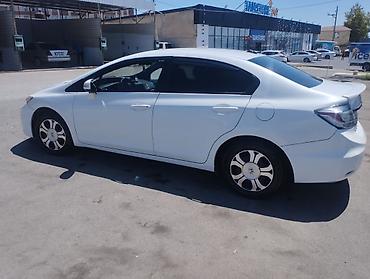 2teker az: Honda Civic: 1.6 l | 2013 il Sedan — 6