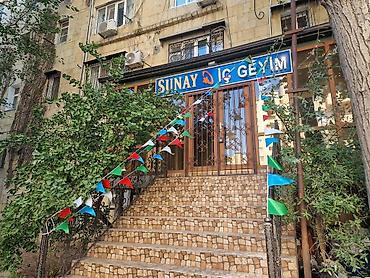 Aksesuarlar üçün vitrinlər: Hazır reklam lövhesi ic geyim mağazasına uyğundur — 1