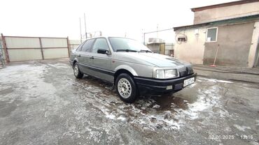 Volkswagen: Volkswagen Passat: 1990 г., 1.8 л, Механика, Бензин, Седан