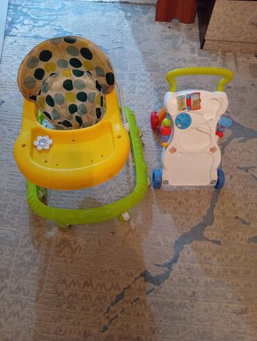 развивающую музыкальную игрушку: Детский комплект для раннего развития: ходунки + толокар-ходунок. -