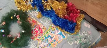 Yeni il oyuncaqları və bəzəkləri: Yeni il yolkası təzədir çox gözəldir.Bütün oyuncaqlar üzərində — 4