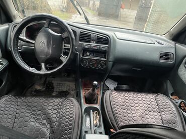 Nissan: Nissan Primera: 1999 г., 2 л, Механика, Бензин, Седан — 8