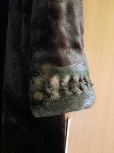 Krzneni kaputi: Bunda od vestackog krzna XL Prodajem vrlo atraktivnu dugacku bundu od — 2