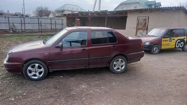 Volkswagen: Volkswagen Vento: 1993 г., 1.8 л, Механика, Бензин, Седан