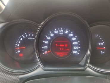 Kia: Продается легковой автомобиль (пять мест), хэтчбек/седан класса C с — 2