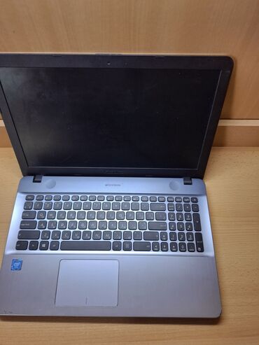 ASUS: İşlənmiş ASUS 15.6 ", Intel Celeron, 512 GB