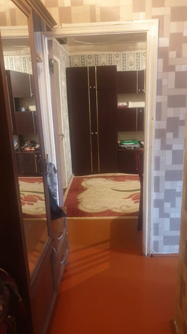 2 otaqlı mənzil satıram: Bakı, 2 otaqlı, Köhnə tikili, 65 kv. m
