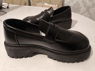toxunma kişi cemperləri: Qara rəngli loafer ayaqqabı - Üst material: hamar, parıltılı sintetik