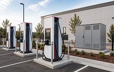 solo bar: Sənaye tipli DC sürətli elektromobil şarj stansiyası – 120 kW Məhsul — 2