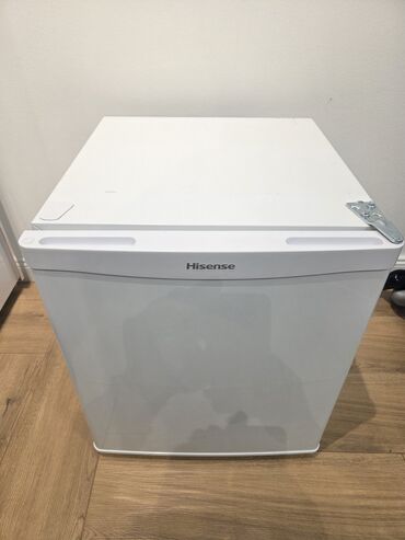 Frižideri: Hisense mini frižider – kompaktan model idealan za kancelariju — 2