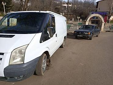 Ford: Ford Transit yük furgonu - Kuzov: ağ rəng, iki arxa qapı tam açılan — 10